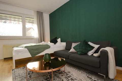 Bed, Seating area