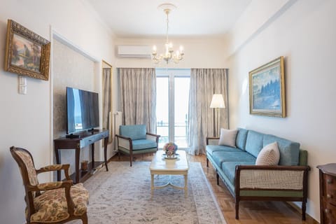 Communal lounge/ TV room, TV and multimedia, Living room, Seating area, Evening entertainment, air conditioner