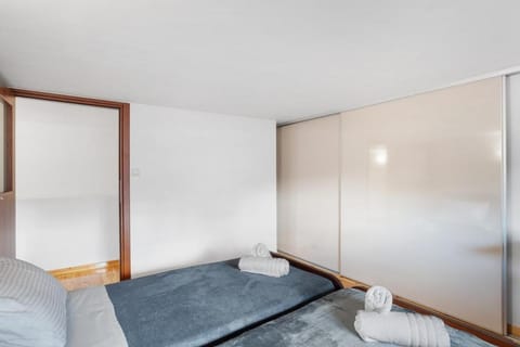 Bed, Bedroom, wardrobe