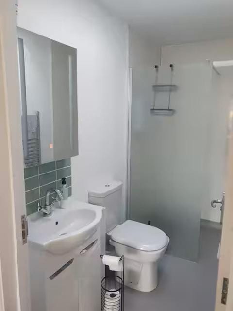 Shower, Toilet, Bathroom