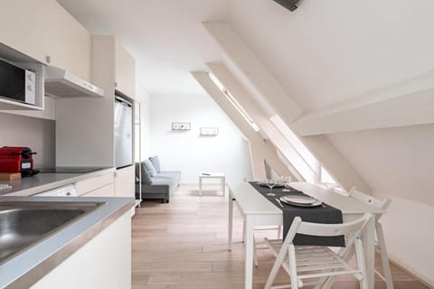 Kitchen or kitchenette, Living room, Dining area, stove
