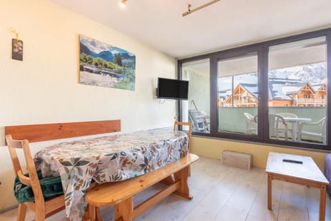 Property building, Living room, Bedroom