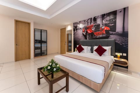 Photo of the whole room, Bedroom