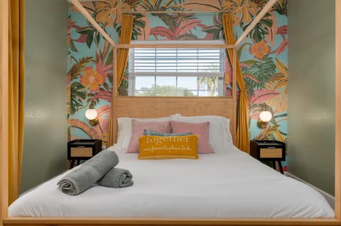 Cozy Orlando Studio with Jacuzzi, Fire Pit, and BBQ House in Azalea Park