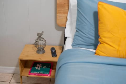 Stylish 2BR Home Near Disney and Universal Orlando House in Azalea Park