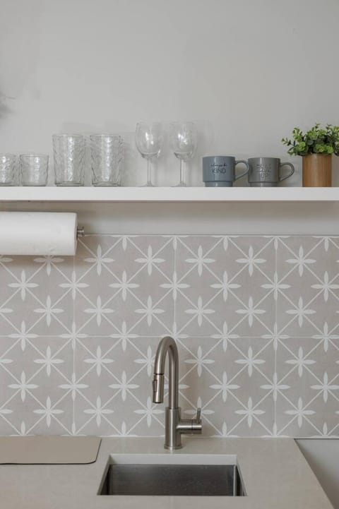 Chic Studio Near Downtown & Theme Parks Apartment in Azalea Park