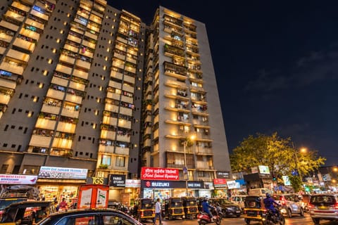 Property building, City view, Location, Parking