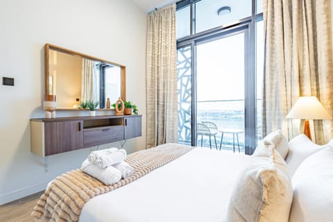 Cozy & Fully Equipped 1BR with Big Balcony - Masdar City, next to the Airport Apartment in Abu Dhabi