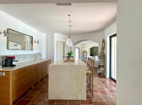 Luxury Mediterranean Villa with Pool & Helipad Villa in Ramatuelle