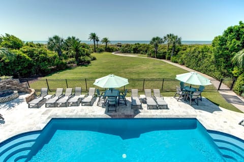 Port of Call on Isle of Palms OCEAN FRONT, Pool, boardwalk, putting green House in Isle of Palms