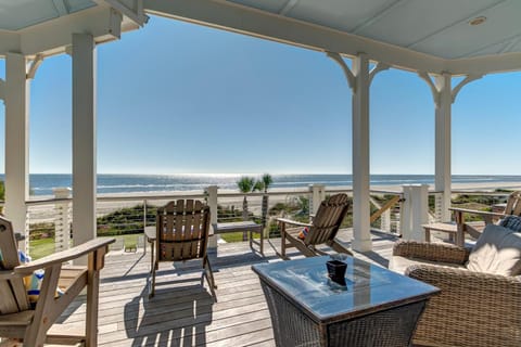 Discounts! Sea Spray- 400 Ocean Blvd. Oceanfont! Six Bedroom, Sleeps 15, Private Pool/Hot Tub House in Isle of Palms