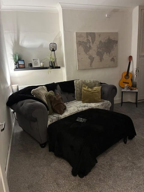 2 bedroom fully furnished apartment Apartment in Glasgow