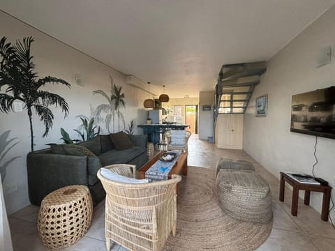 TV and multimedia, Living room, Dining area