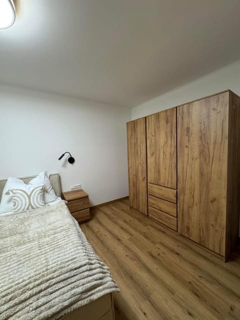 Bedroom, wardrobe