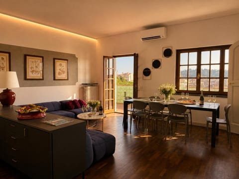 Living room, Seating area, Dining area