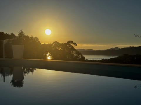 Kitchen or kitchenette, Pool view, Sea view, Swimming pool, Sunset