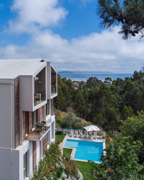 Property building, Sea view, Swimming pool