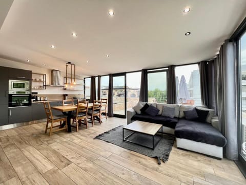 SKR - Rooftop flat 6P Apartment in Nice