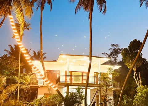 Property building, Day, Garden, View (from property/room), Balcony/Terrace, Garden view