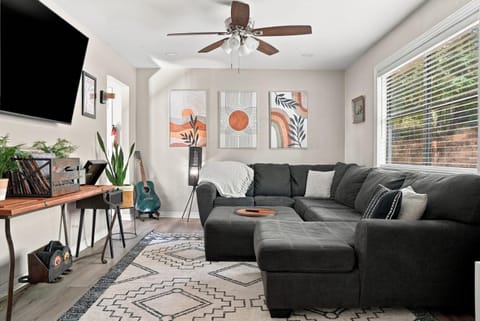 Communal lounge/ TV room, TV and multimedia, Seating area, Evening entertainment