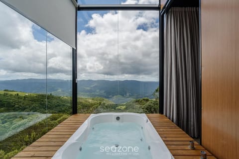 Hot Tub, Mountain view