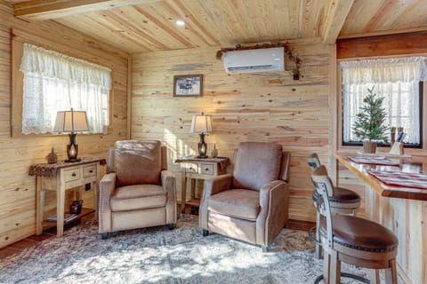 Walk to Current River Ozarks Adventure Home! House in Van Buren