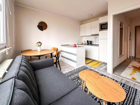Kitchen or kitchenette, Living room, Seating area