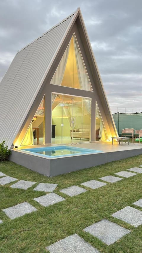 Property building, Garden, Garden, Garden view, Pool view, Swimming pool, Swimming pool
