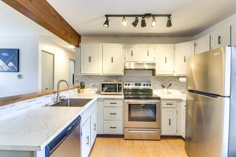 Ski, Hike and Snowmobile Mtn-View Grand Lake Gem! Apartment in Grand Lake