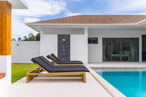 Property building, sunbed