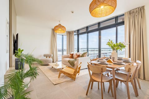Unique Luxury - Saadiyat 2 BDR - Designer's Dream - 5 min walk from NYU - 5 min from Louvre, Zayed Museum, Mamsha Apartment in Abu Dhabi