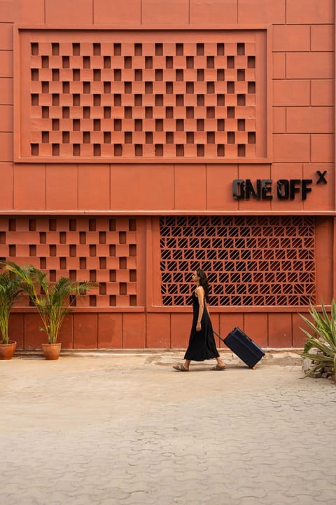 Facade/entrance