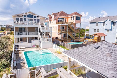 Twisted Fish - S Nags Head MP 19.5, Oceanfront, Ocean View, Elevator, Pool, Hot Tub, YR Flex Stays House in Nags Head