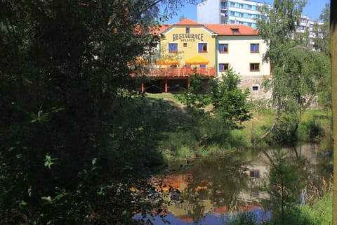 Neighbourhood, River view