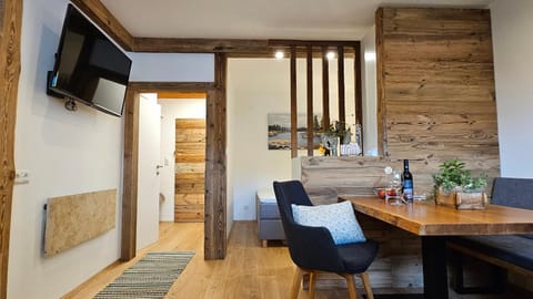 TV and multimedia, Dining area