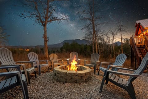 Incredible Smoky Mountain Lodge House in Sevierville