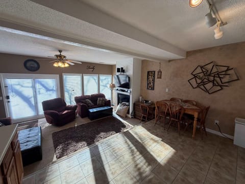 Spring Valley Blue 3BR Lake View Home House in Lake of the Ozarks