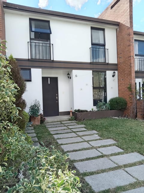 Facade/entrance, Neighbourhood, Garden