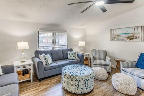 Walk to Beach! Dog-Friendly Home in Murrells Inlet House in Garden City