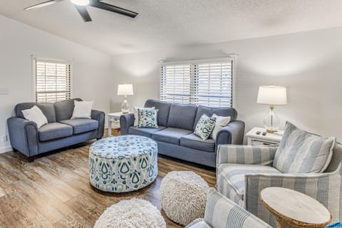 Walk to Beach! Dog-Friendly Home in Murrells Inlet House in Garden City