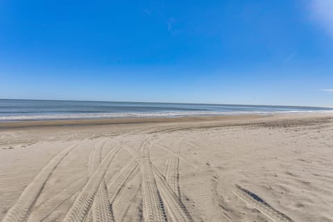 Walk to Beach! Dog-Friendly Home in Murrells Inlet House in Garden City