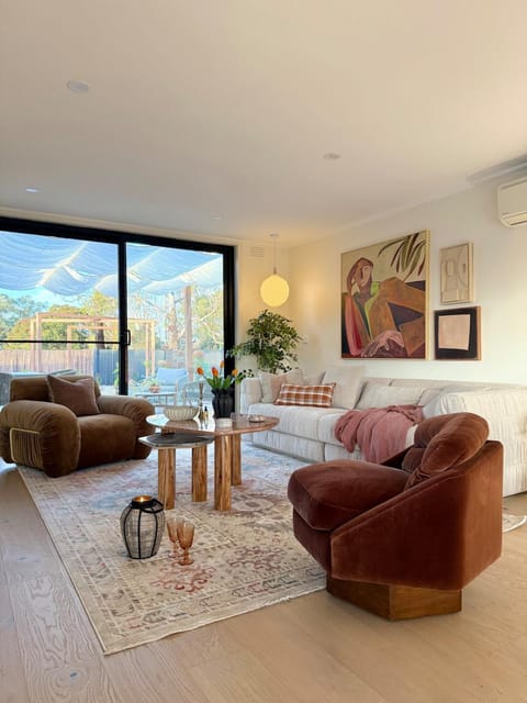 Living room, Seating area, Mountain view