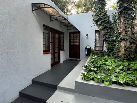 Property building, Facade/entrance, Garden view