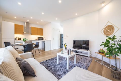 Communal lounge/ TV room, TV and multimedia, Living room, Seating area, Dining area, pet friendly