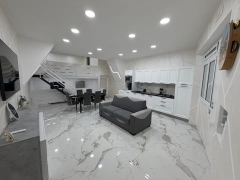 TV and multimedia, Seating area
