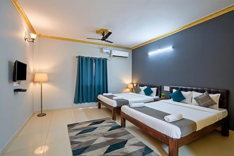 Communal lounge/ TV room, Bed, TV and multimedia, Bedroom, towels, air conditioner