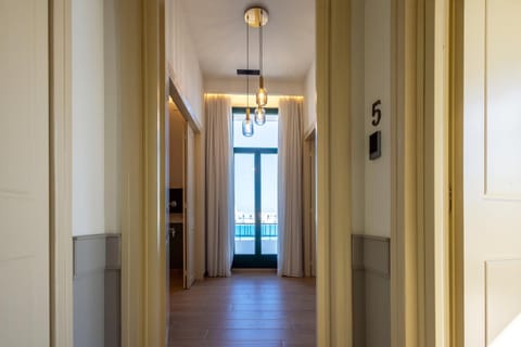 View (from property/room), View (from property/room), Decorative detail, City view, Sea view