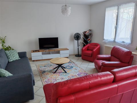 Communal lounge/ TV room, Living room