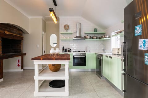 Kitchen or kitchenette, kitchen