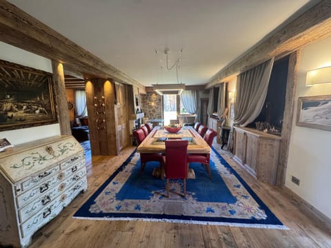 Living room, Dining area